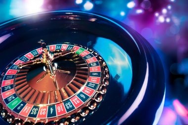 tobawin88 mobile app interface showing football markets and live-dealer games